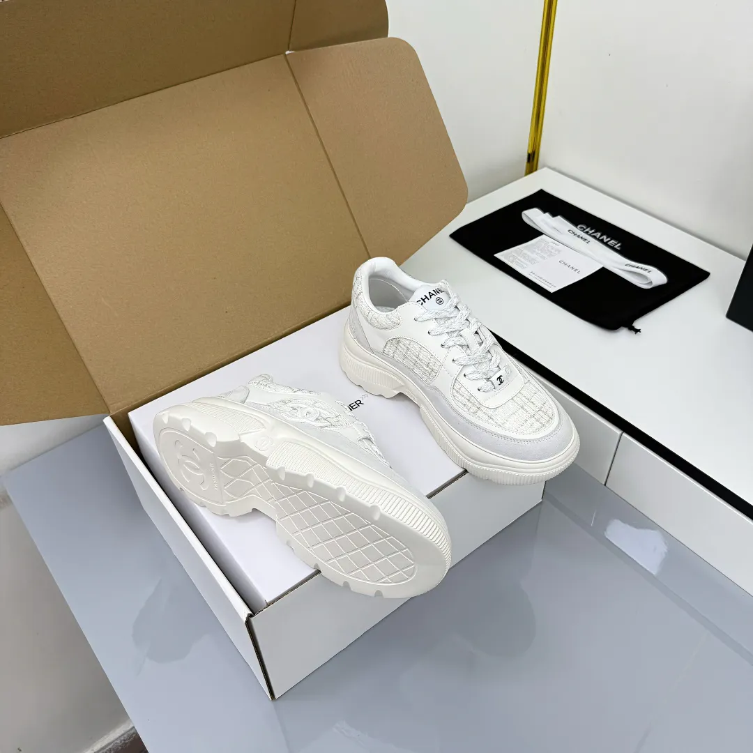 👟👟Ex-factory price 620👟👟 Chanel bread shoes ~ original calfskin panda shoes Chanel 25C latest hot style panda black and white sports shoes casual sneakers Xiaoxiang hot item classic black and white panda color coco girls must pay Fabric: original custom mixed sheepskin lining: original imported breathable mesh lining outsole: Original molded rubber + TPU combination Size: Women's 35-41